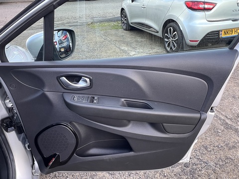 1.5dCi [90] Play 1.5 5dr Hatchback Manual Diesel