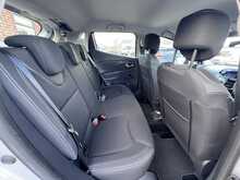 Renault Clio 1.5 dCi [90] Play 5-Door Hatchback Euro 6 Diesel Manual