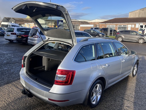 1.6 TDI SCR SE Technology (Euro 6) 1.6 5dr Estate Manual Diesel