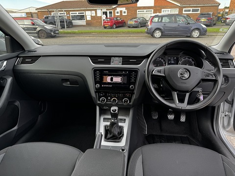 1.6 TDI SCR SE Technology 1.6 5dr Estate Manual Diesel