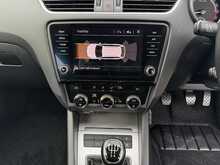 Skoda Octavia 1.6 TDI SCR SE Technology Euro 6 Diesel Manual Estate Car