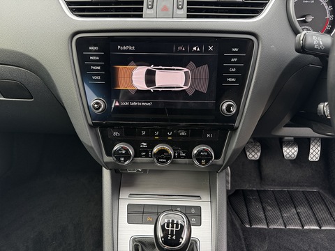 1.6 TDI SCR SE Technology 1.6 5dr Estate Manual Diesel