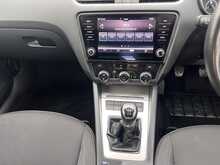 Skoda Octavia 1.6 TDI SCR SE Technology Euro 6 Diesel Manual Estate Car