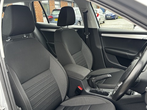 1.6 TDI SCR SE Technology (Euro 6) 1.6 5dr Estate Manual Diesel