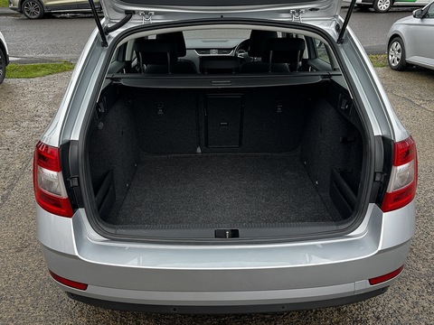 1.6 TDI SCR SE Technology (Euro 6) 1.6 5dr Estate Manual Diesel