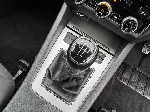 1.6 TDI SCR SE Technology (Euro 6) 1.6 5dr Estate Manual Diesel