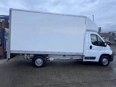 2.0 BlueHDi 35 L3 Chassis Cab Luton with Tail Lift 2.0 2dr Chassis Cab Manual Diesel