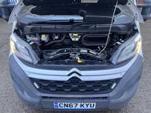 Citroen Relay 2.0 BlueHDI 35 Luton with Tail Lift Euro 6 Diesel Manual