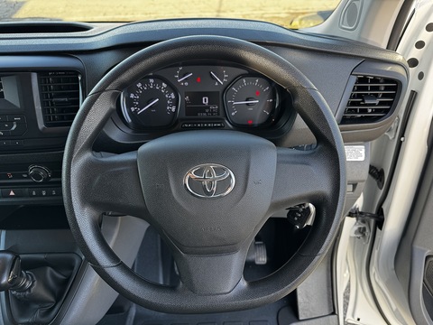 1.5D [120] Medium (6-Seat) 1.5 6dr MPV Manual Diesel