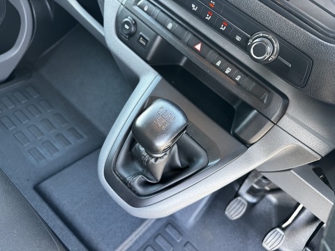 1.5D [120] Medium (6-Seat) 1.5 6dr MPV Manual Diesel