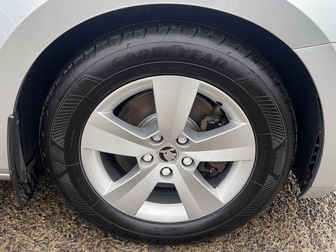 1.6 TDI S Euro 6 1.6 5dr Hatchback Manual Diesel