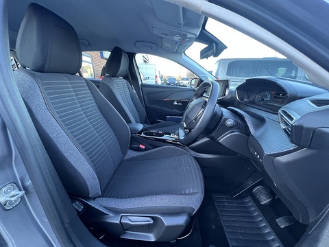 50kWh Active Auto (7kW Charger) 0.0 5dr Hatchback Automatic Electric