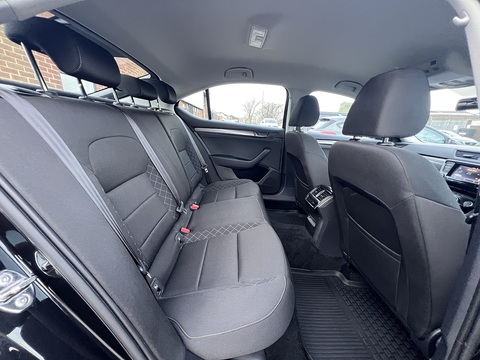 2.0 TDI [150] S (Euro 6) 2.0 5dr Hatchback Manual Diesel