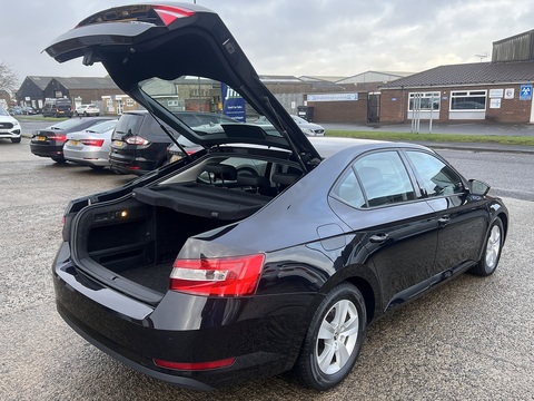 2.0 TDI [150] S (Euro 6) 2.0 5dr Hatchback Manual Diesel