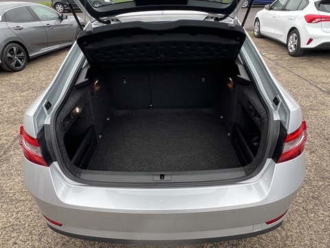 1.6 TDI S Euro 6 1.6 5dr Hatchback Manual Diesel