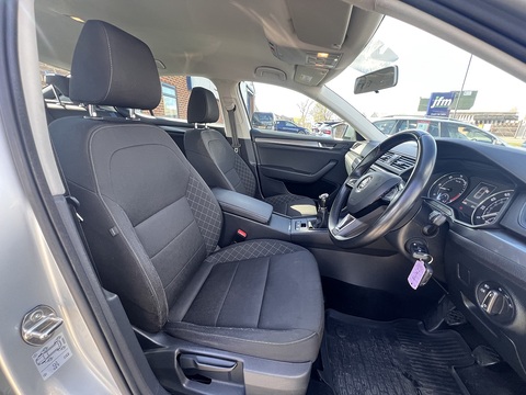 1.6 TDI [115] S (Euro 6) 1.6 5dr Hatchback Manual Diesel