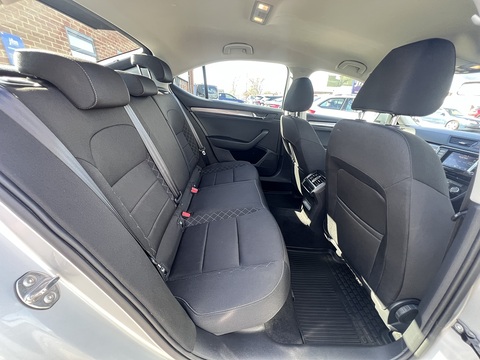 1.6 TDI [115] S (Euro 6) 1.6 5dr Hatchback Manual Diesel