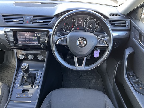 1.6 TDI [115] S (Euro 6) 1.6 5dr Hatchback Manual Diesel