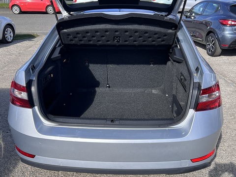 1.6 TDI [115] S (Euro 6) 1.6 5dr Hatchback Manual Diesel