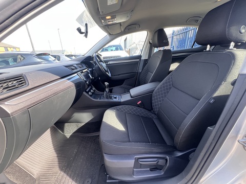 1.6 TDI [115] S (Euro 6) 1.6 5dr Hatchback Manual Diesel