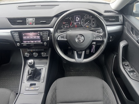 2.0 TDI [150] S (Euro 6) 2.0 5dr Hatchback Manual Diesel