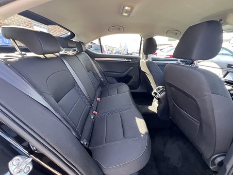 2.0 TDI [150] S (Euro 6) 2.0 5dr Hatchback Diesel