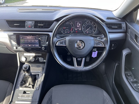 2.0 TDI [150] S (Euro 6) 2.0 5dr Hatchback Diesel