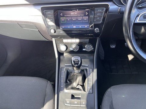 2.0 TDI [150] S (Euro 6) 2.0 5dr Hatchback Diesel