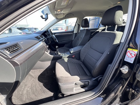 2.0 TDI [150] S (Euro 6) 2.0 5dr Hatchback Diesel