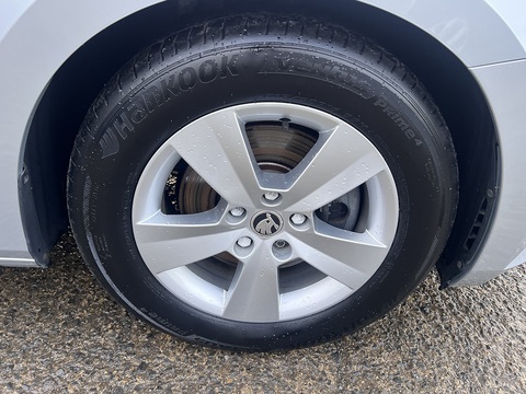 2.0 TDI [150] S (Euro 6) 2.0 5dr Hatchback Manual Diesel