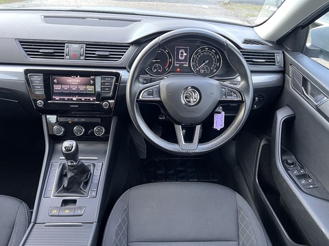 2.0 TDI [150] S (Euro 6) 2.0 5dr Hatchback Manual Diesel