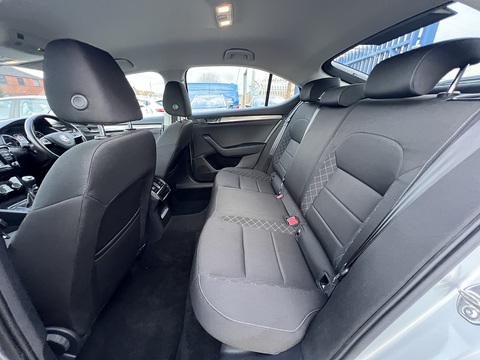 2.0 TDI [150] S (Euro 6) 2.0 5dr Hatchback Manual Diesel