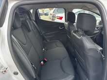 Renault Clio 1.5 dCi [90] Play 5-Door Hatchback Euro 6 Diesel Manual