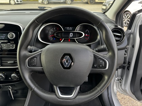 1.5dCi [90] Play 1.5 5dr Hatchback Manual Diesel