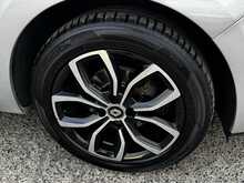 Renault Clio 1.5 dCi [90] Play 5-Door Hatchback Euro 6 Diesel Manual