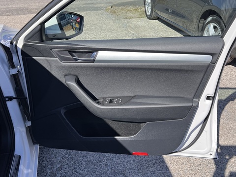 2.0 TDI [150] SE (Euro 6) 2.0 5dr Estate Manual Diesel
