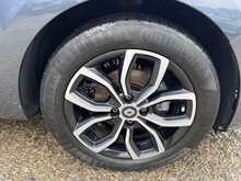 Renault Clio 1.5 dCi [90] Play 5-Door Hatchback Euro 6 Diesel Manual