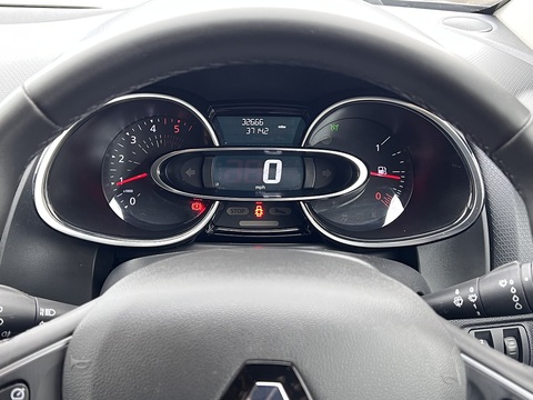 1.5dCi [90] Play 1.5 5dr Hatchback Manual Diesel