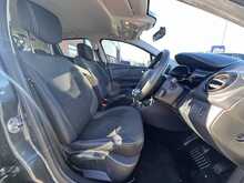 Renault Clio 1.5 dCi [90] Play 5-Door Hatchback Euro 6 Diesel Manual