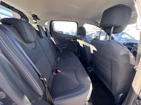 1.5dCi [90] Play 1.5 5dr Hatchback Manual Diesel