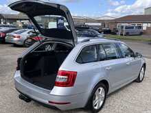 Skoda Octavia 1.6 TDI SCR SE Technology Euro 6 Diesel Manual Estate Car
