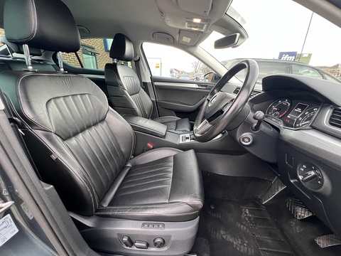 1.6 SE Technology DSG (Euro 6) 1.6 5dr Hatchback Semi Auto Diesel