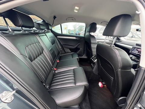 1.6 SE Technology DSG (Euro 6) 1.6 5dr Hatchback Semi Auto Diesel