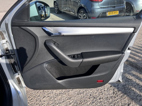 1.6 TDI SCR SE Technology (Euro 6) 1.6 5dr Estate Manual Diesel
