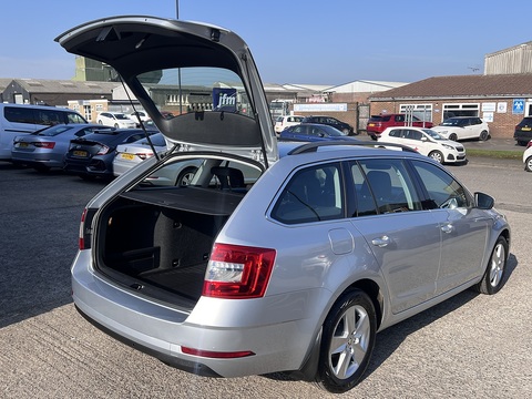 1.6 TDI SCR SE Technology (Euro 6) 1.6 5dr Estate Manual Diesel
