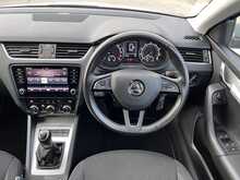 Skoda Octavia 1.6 TDI SCR SE Technology Euro 6 Diesel Manual Estate Car