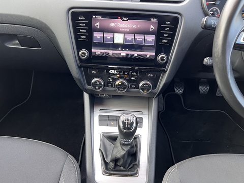 1.6 TDI SCR SE Technology (Euro 6) 1.6 5dr Estate Manual Diesel