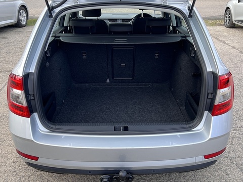 1.6 TDI SCR SE Technology (Euro 6) 1.6 5dr Estate Manual Diesel