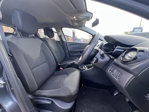 1.5dCi [90] Play 1.5 5dr Hatchback Manual Diesel