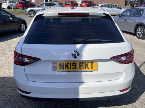 2.0 TDI [150] SE (Euro 6) 2.0 5dr Estate Manual Diesel